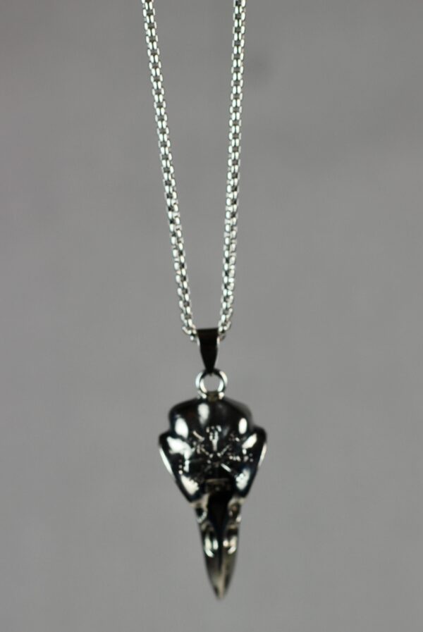 Silver coloured Raven skull necklace - Image 3