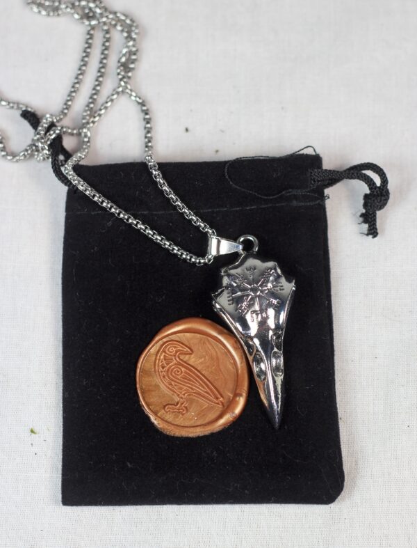 Silver coloured Raven skull necklace - Image 5