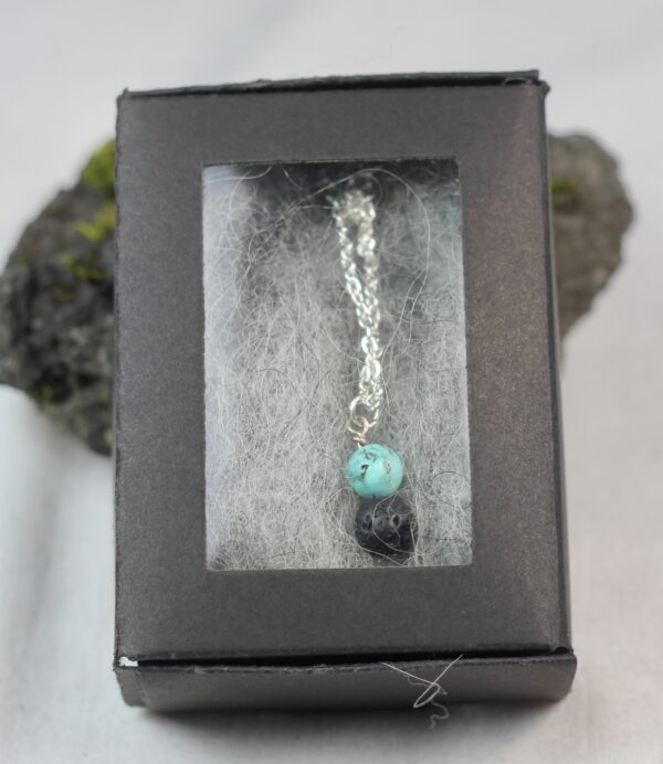 Lava & blue turquoise agate gem stone necklace with silver coloured chain - Image 9